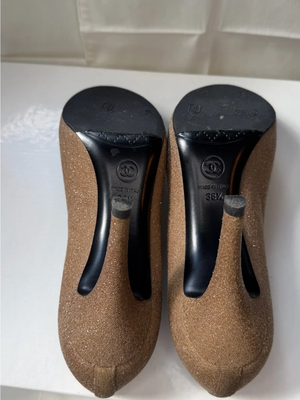 CHANEL Tan and Black Glitter Cap-Toe Flats new